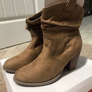 Ankle boots, camel color. Never worn.